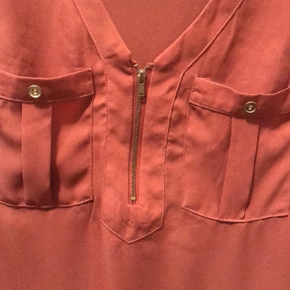 blouse - Picture 3 of 5
